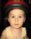 Maxence avec un casque de vélo! (7 Juillet 2007)